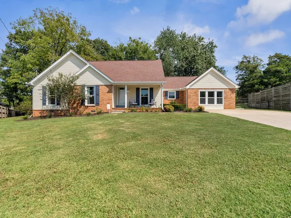 206 Treetop Ct, Smyrna, TN 37167