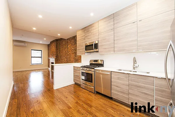Rented by Link NY Realty | media 27
