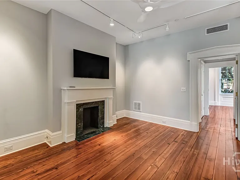 31 E Jones St #3 — Photo 5