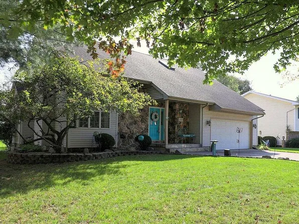 1403 Port Cove Dr, Porter, IN 46304