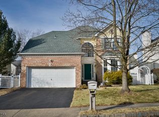 8 Wendover Pl, Bridgewater, NJ 08807
