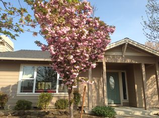 130 Andi Ct, Talent, OR 97540