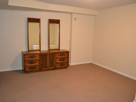 Disclosure: Actual unit is similar. Pictures are not an exact representation of the actual unit.