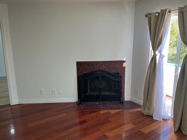 14610 Erwin St #208 — Photo 7