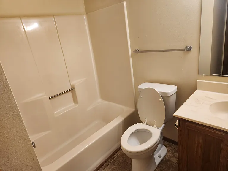 311 Chase St #B-06 — Photo 5