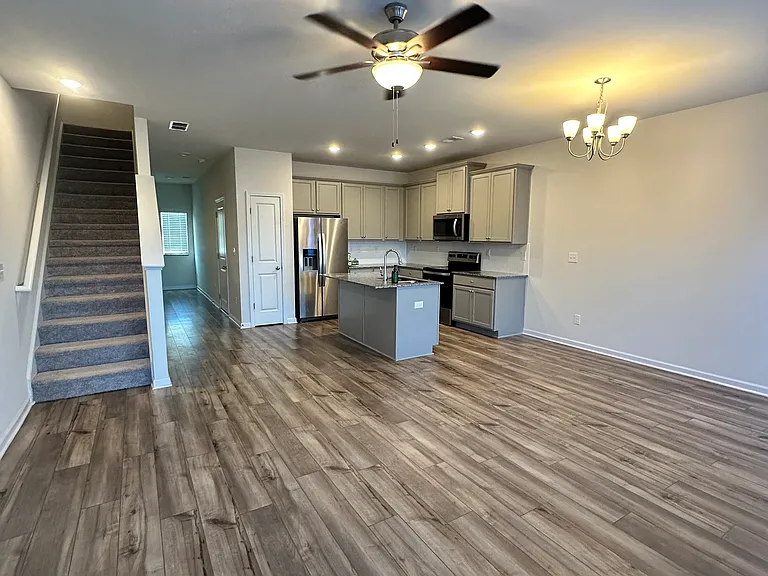115 Buckingham Ln — Photo 14
