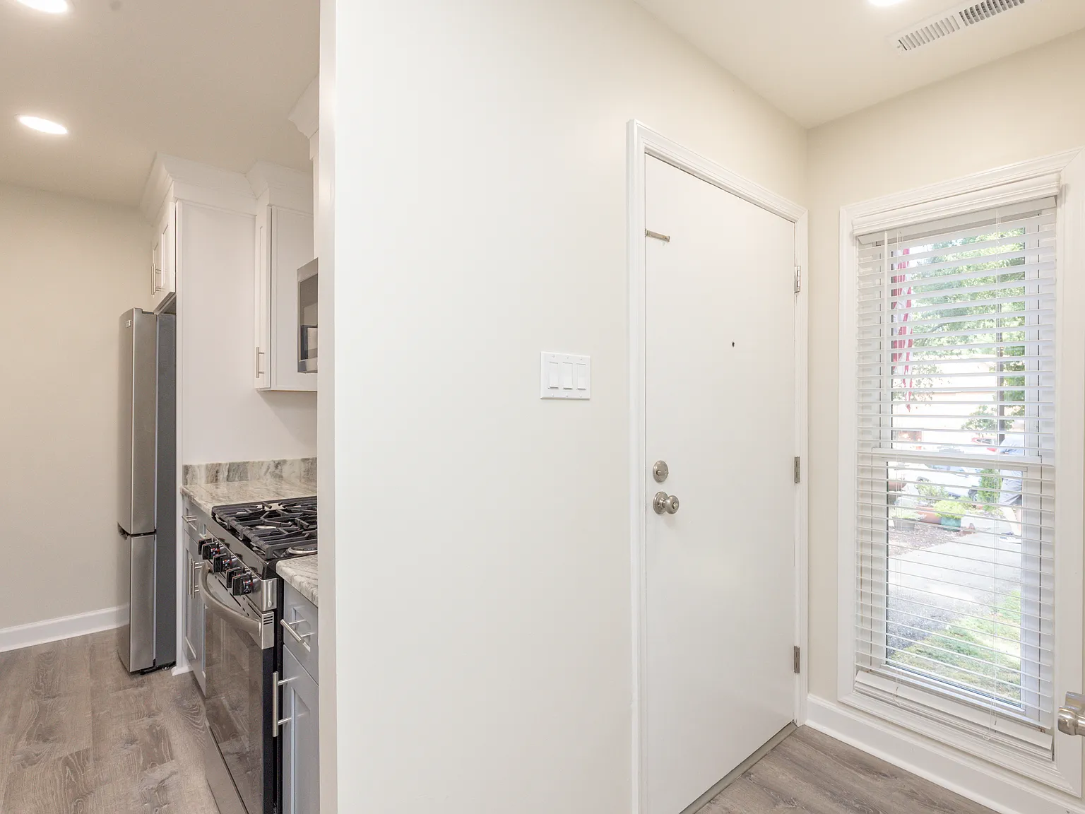 2 bed, 2.5 bath, 1164 sqft, $2,200 — Photo 4