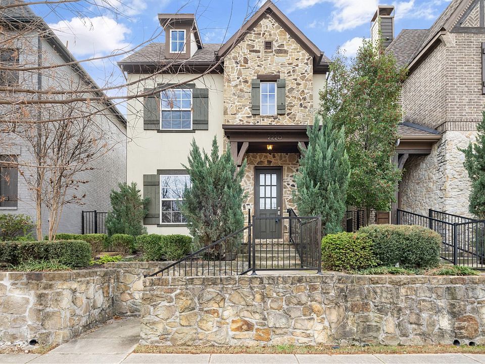 1st image of 2220 Longwood Dr