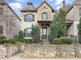 2220 Longwood Dr, Carrollton, TX 75010