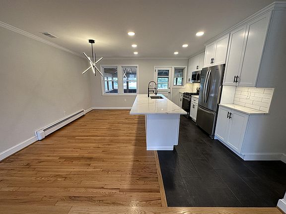 5th image of 1812 Beech St
