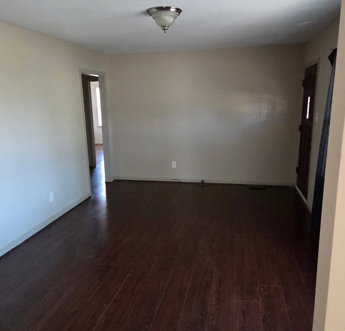 3 bed, 960 sqft, $1,200 — Photo 1