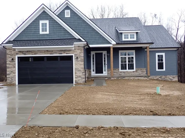 6979 Village Way Dr, Garrettsville, OH 44231