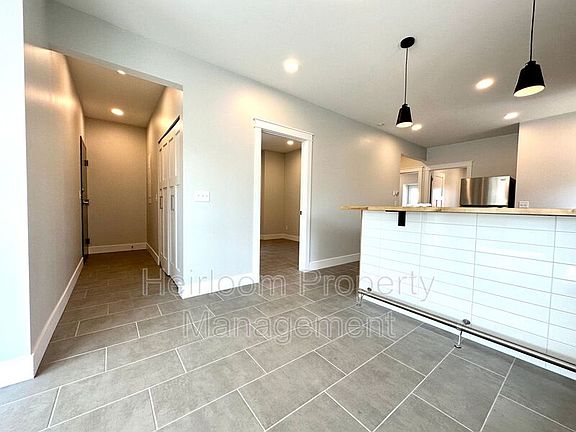 5th image of 515 N Lake Ave Unit 2