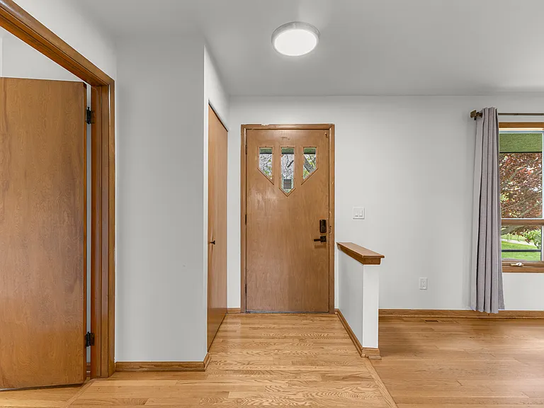 20325 Westview Dr — Photo 23