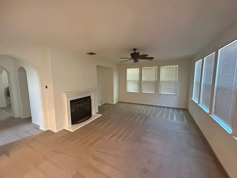 499 W Saint Francis Ave — Photo 12