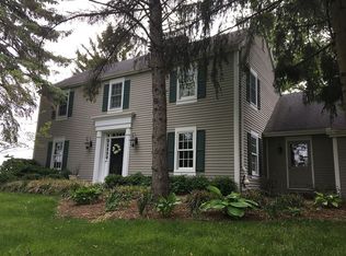 15677 Roachton Rd, Perrysburg, OH 43551