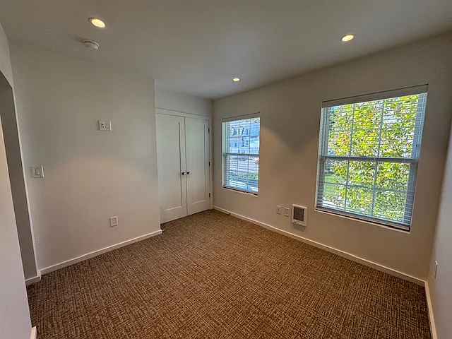 784 Farmington Ave — Photo 13