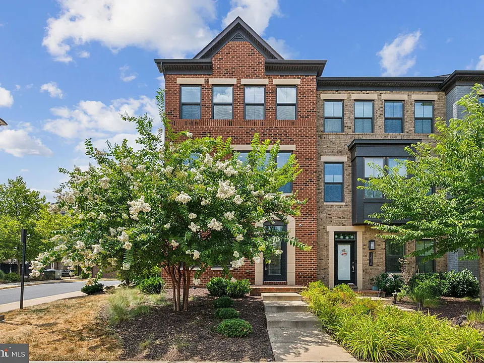 13212 Woodland Park Rd