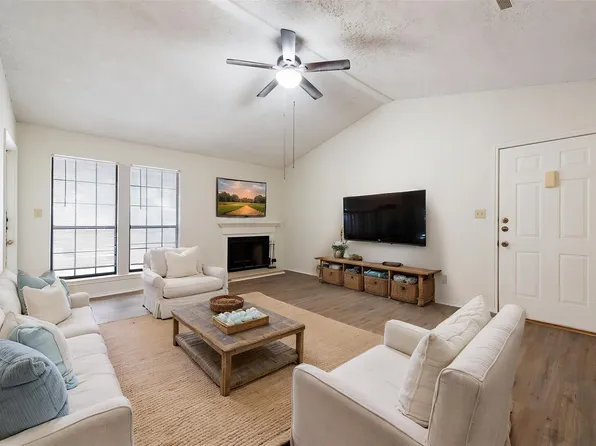 1202 Thorpe Ln APT 216, San Marcos, TX 78666