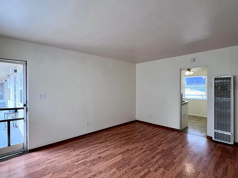 4720-34 Wilson Ave #4728-1/2 — Photo 5