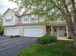 2269 Sunrise Cir, Aurora, IL 60503