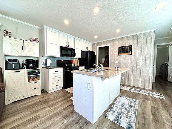 3rd image of 2393 Pajot Rd