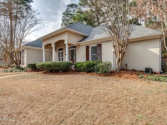 5th image of 647 Wendover Way