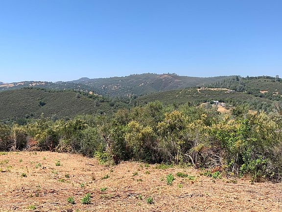 5th image of 555 Jurgens Rd