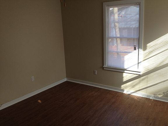 3rd image of 612 Monroe St