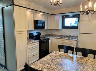 507 W Van Buren St APT 1/2, Columbia City, IN