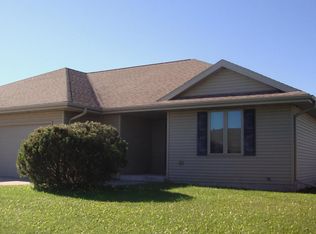 703 Wren Ln, Howards Grove, WI 53083