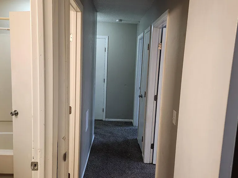 4515 W Bancroft St #9-10 — Photo 13