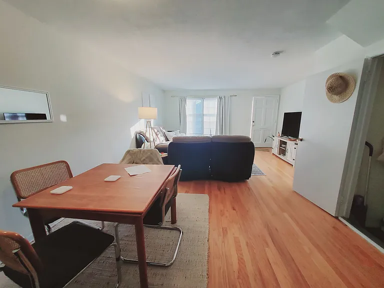 13 Elmwood St — Photo 6