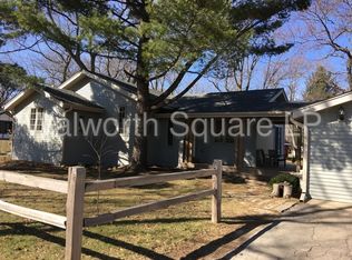 W986 Hyacinth Rd, Genoa City, WI 53128