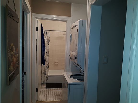 5th image of 2115 Emerson Ave