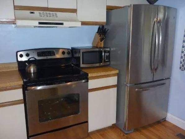 53 Highcrest Dr, Rocky Hill, CT 06067