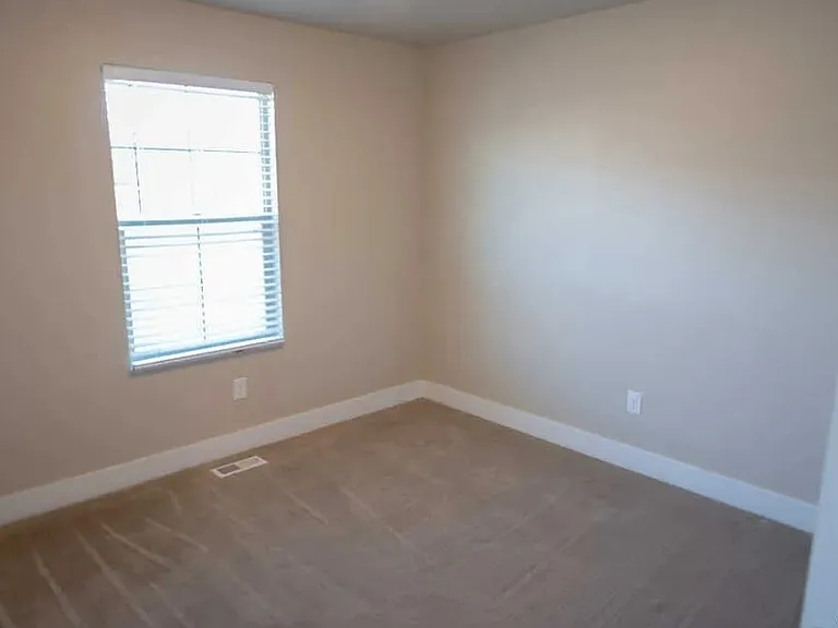 357 E Vancott Way — Photo 21