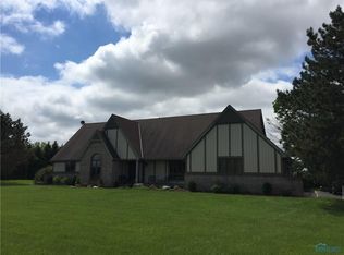 15485 W Poe Rd, Bowling Green, OH 43402