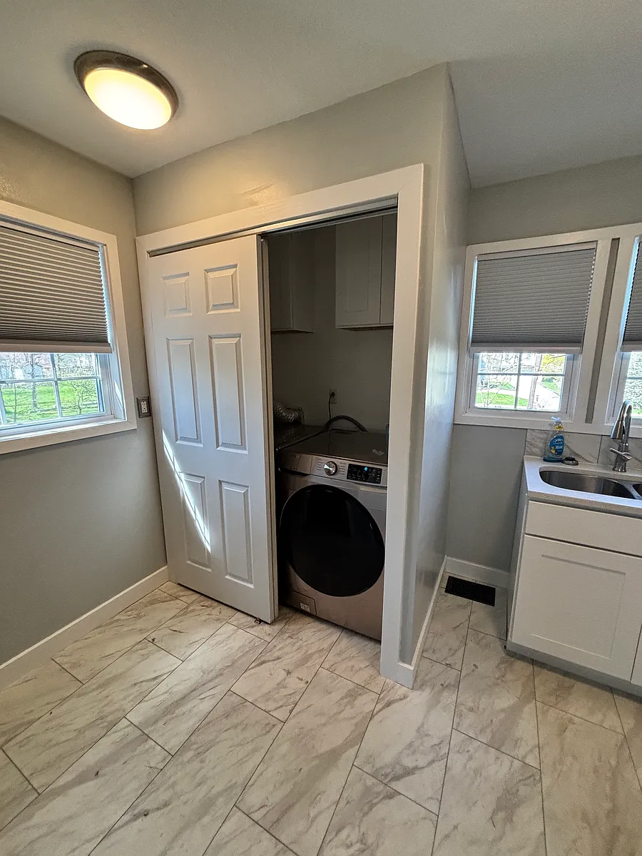 Laundry Area off the kitchen - 195 Royal Rd #D