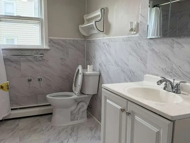 Rockwell Pointe Apartments — Photo 5