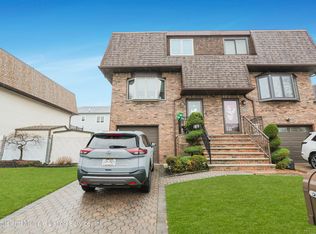 131 Vespa Ave, Staten Island, NY 10312