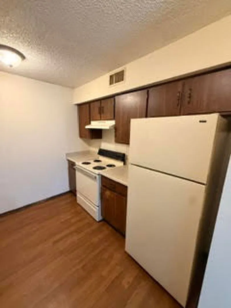 200 Buttercup Drive — Photo 2