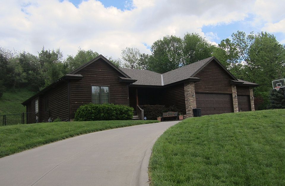 Log house