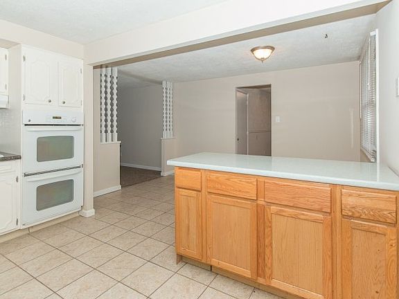 5th image of 1636 McCollough Dr