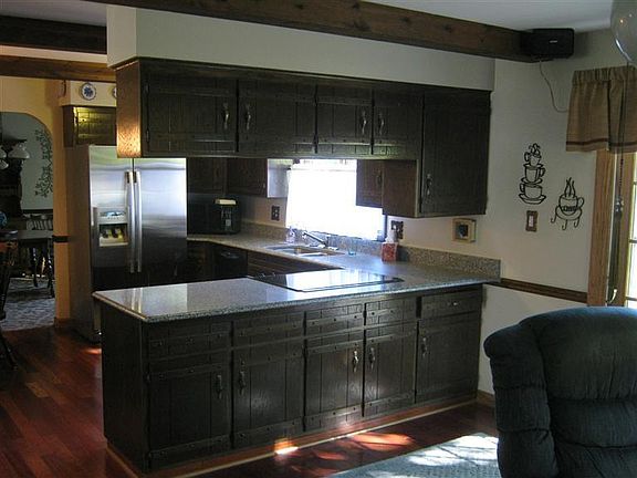5th image of 9811 Olcott Ave