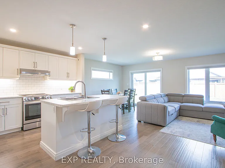 17 Harlequin Ct — Photo 10