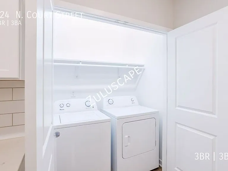 924 N Court St — Photo 5