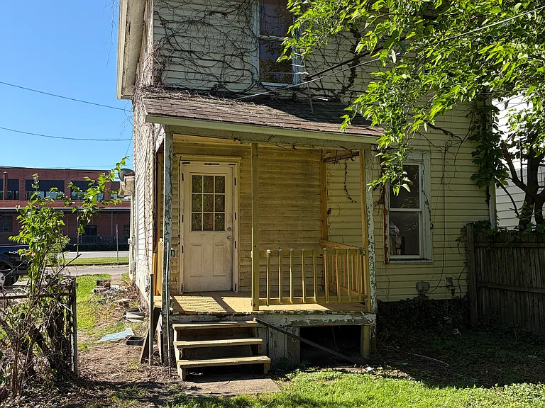 342 W Main St — Photo 16