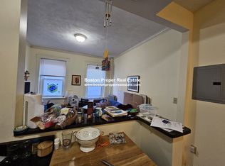 51 Queensberry St APT 4, Boston, MA 02215