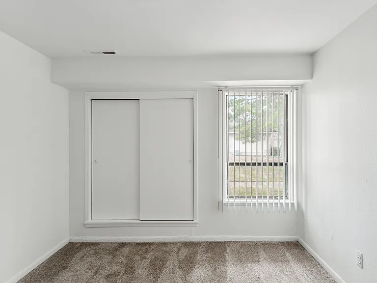 Kimberly Club Apartments — Photo 21